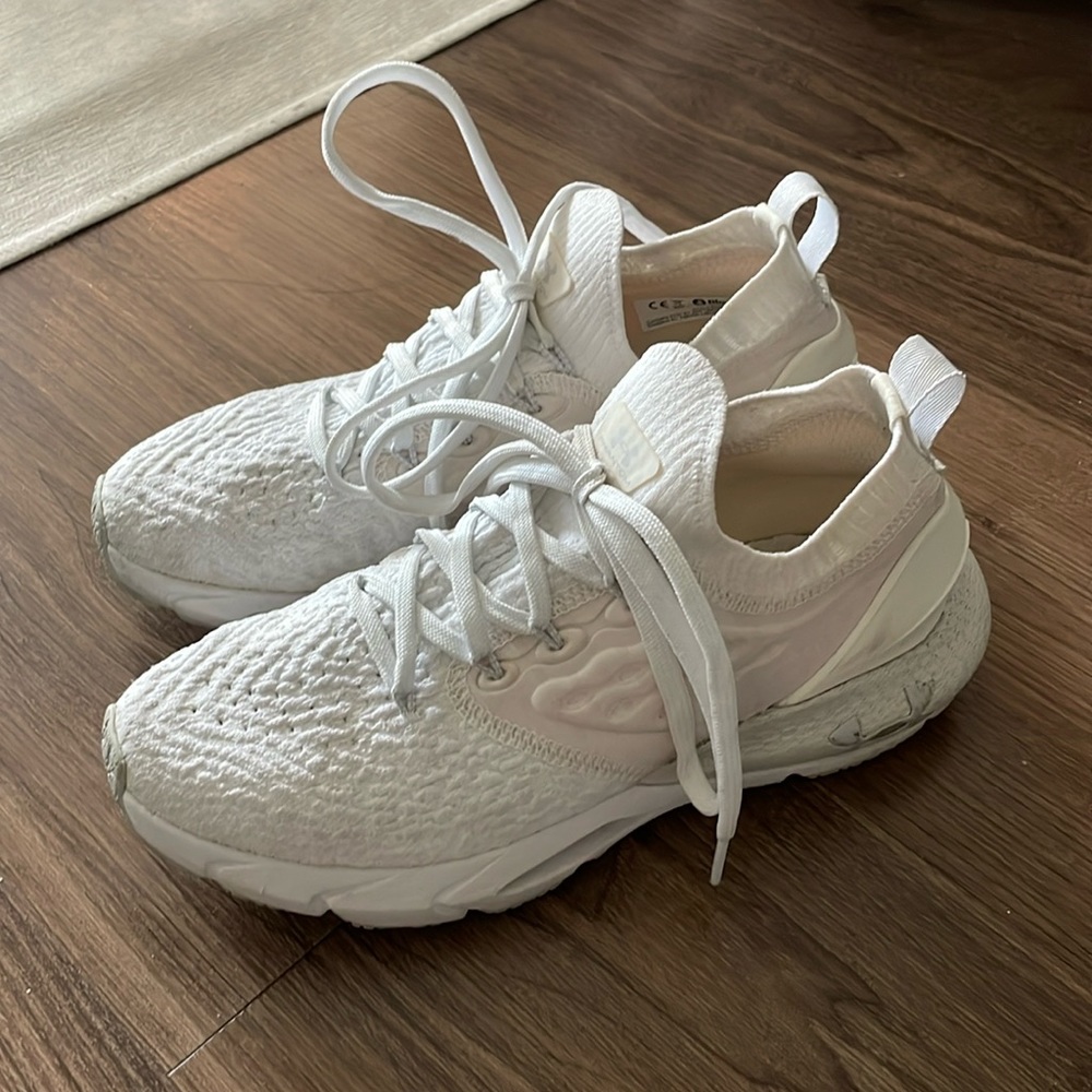 Under Armour white sneakers size 7